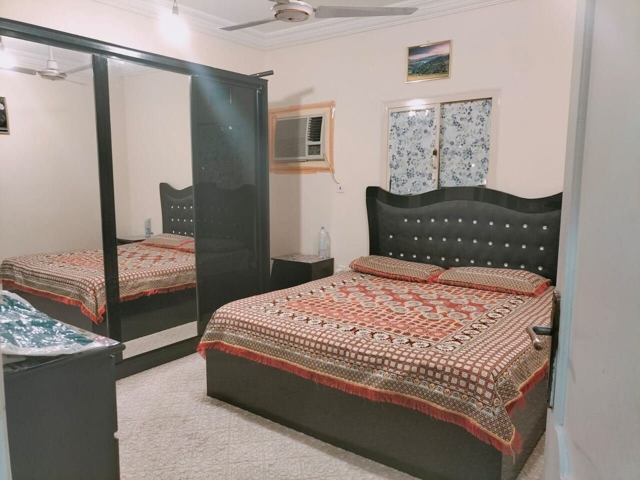 SAR 26000/year, 3 BR, 1250 Sq. Meter, 3BHK Family Flat With Full Household Items