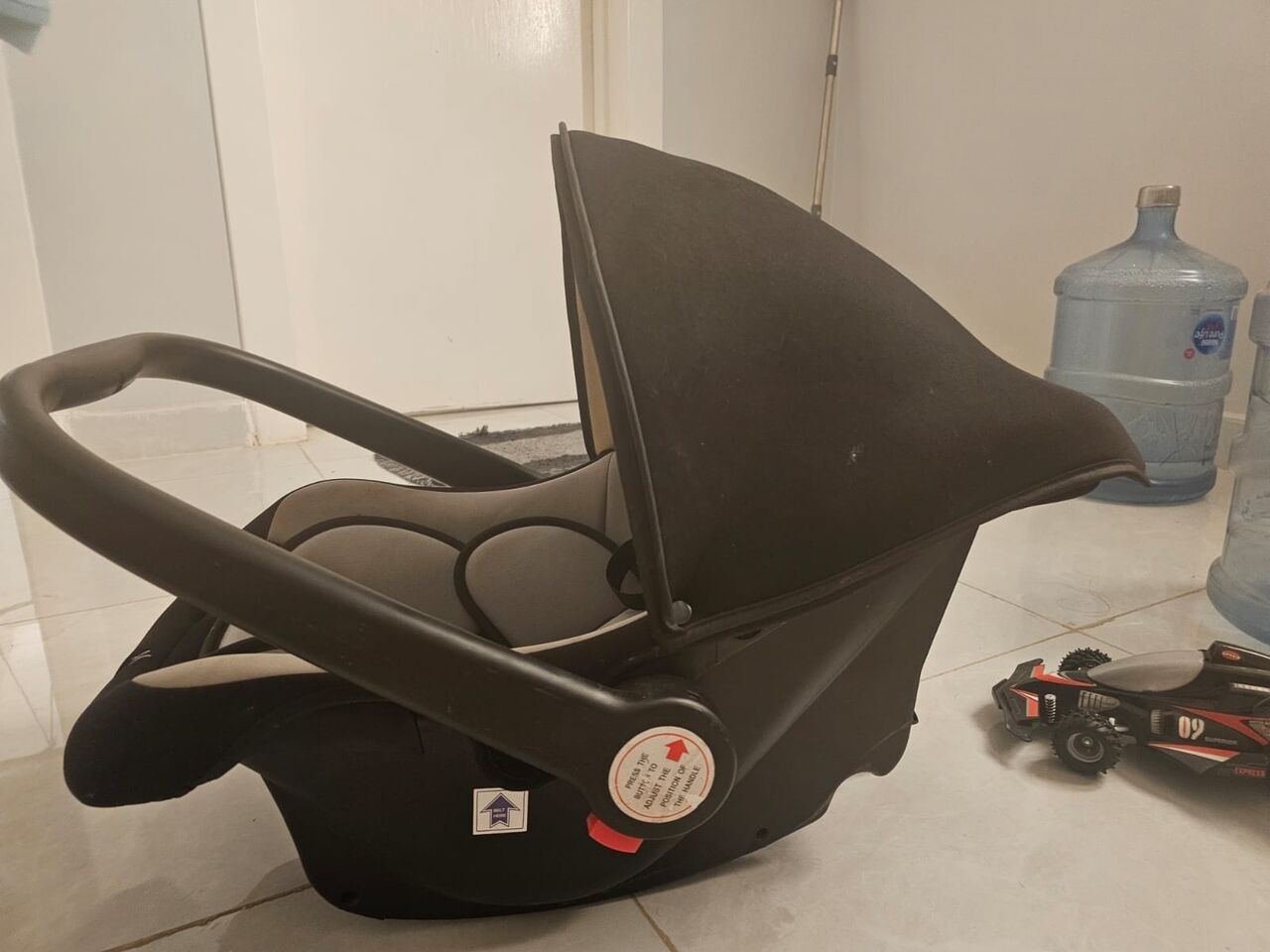 SAR 100, Baby Infant Car Seat / Carrier – R For Rabbit – Good Condition