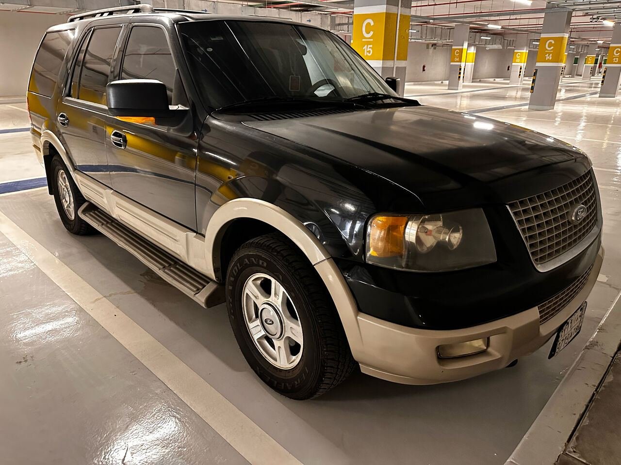 SAR 10000, Ford Expedition, 2005, Automatic, 500000 KM, Ford Expedetion Fully Loaded