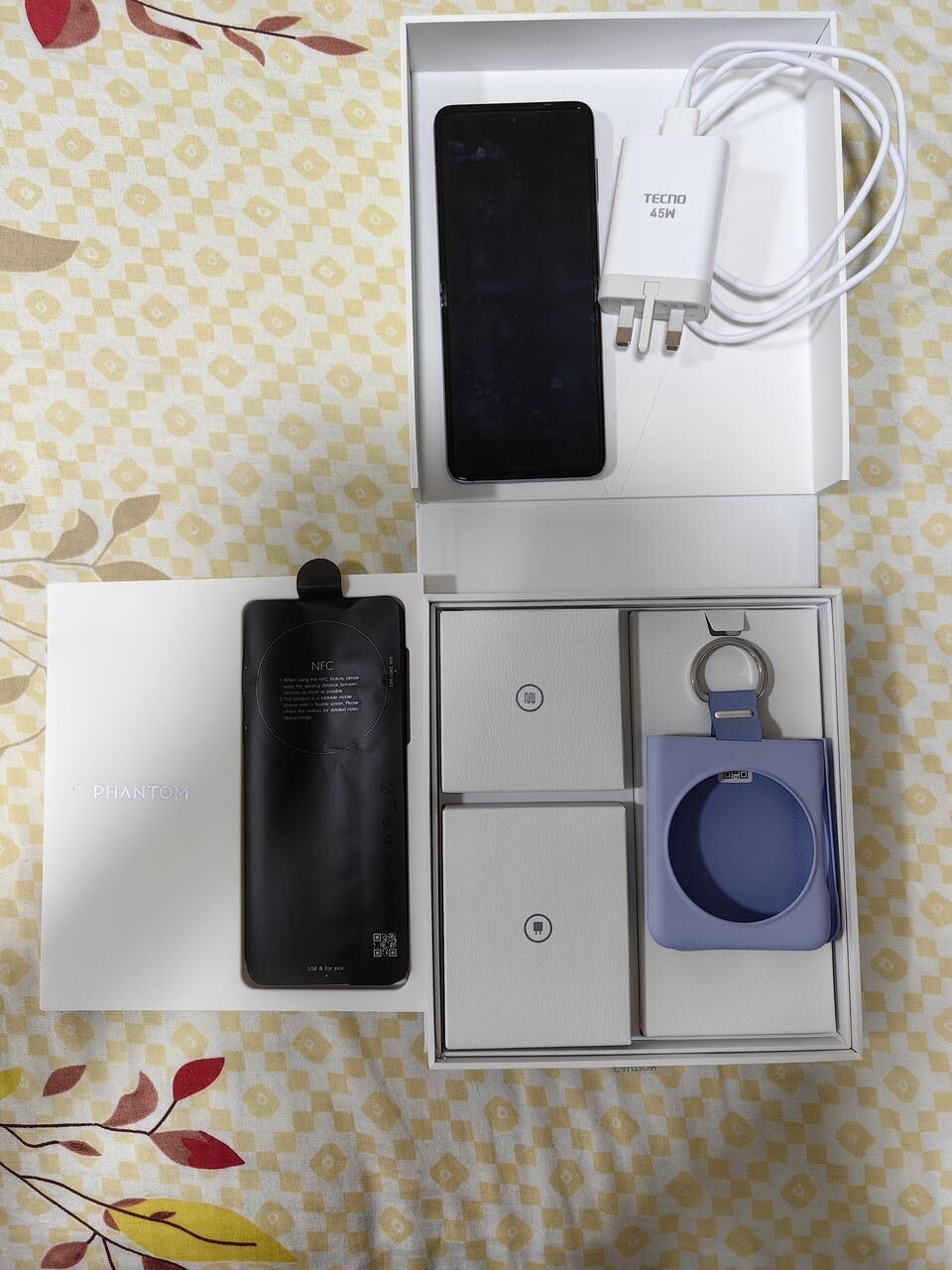 SAR 1199, Tecno Phantom V Flip