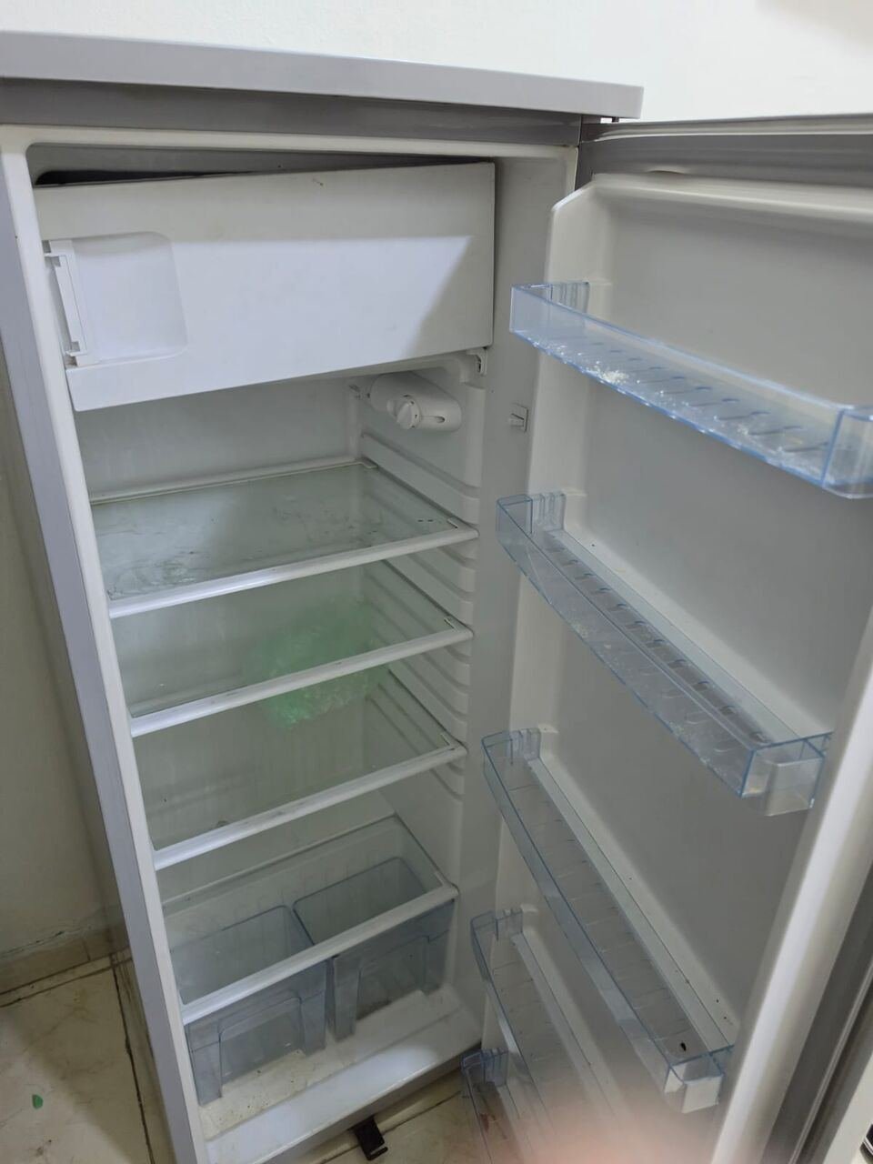 SAR 500, I Want To Sell Refrigerator 345 Litter