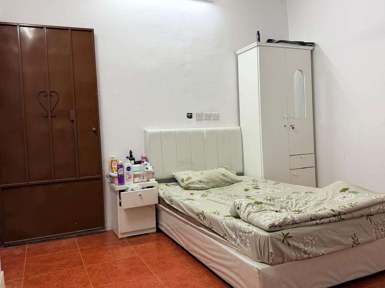 SAR 1200/month, Furnished, Furnished Room For 1 Executive Bachelor (HARA)
