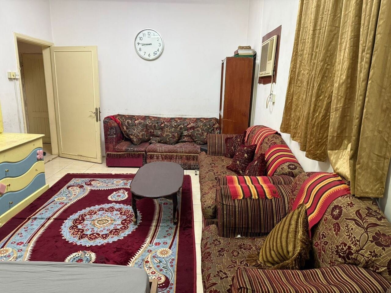 SAR 1250/month, Furnished, SAR 1250/month, Furnished, 1 BIG ROOM IN A FAMILY FLAT FOR EXECUTIVE SINGELBACHLOR IN HARA
