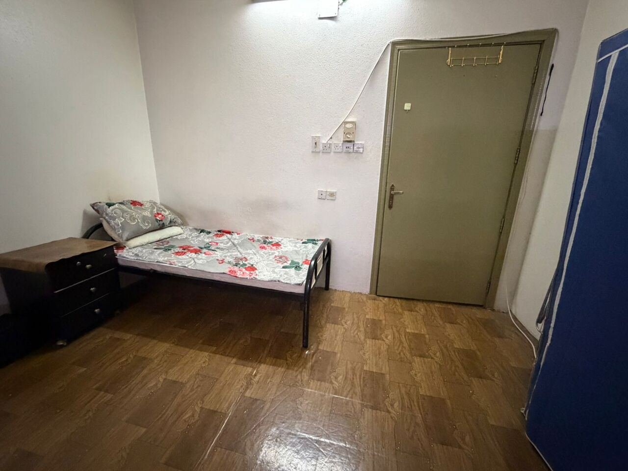 SAR 600/month, Bed Space Available In 3 Bedroom Furnished Flat For Executive Bachelors