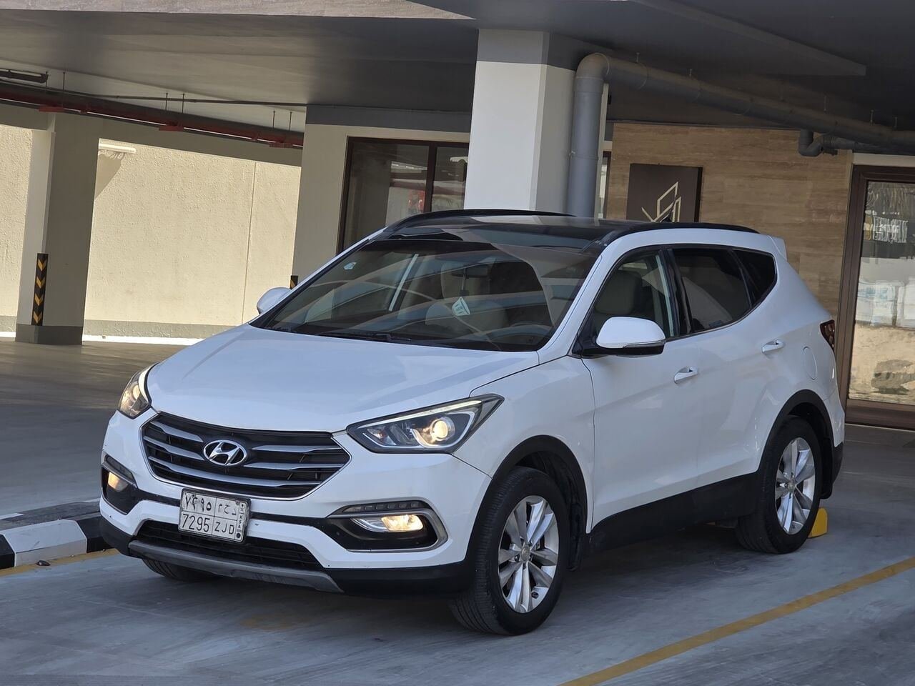 SAR 41500, Hyundai Santa Fe, 2018, Automatic, 194000 KM, Haif Full. 4cylinder