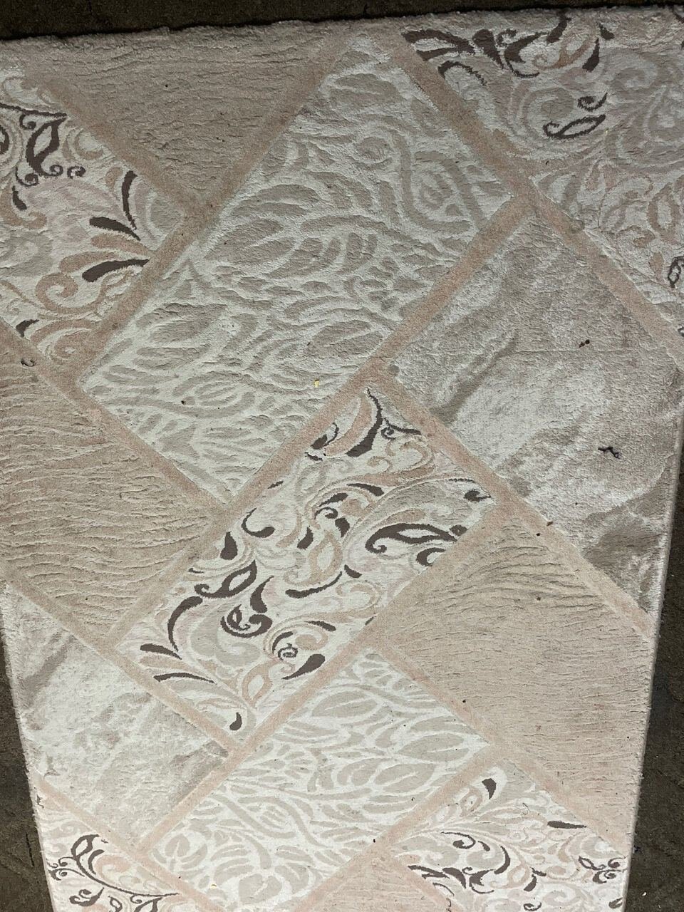 SAR 75, 2 Carpets