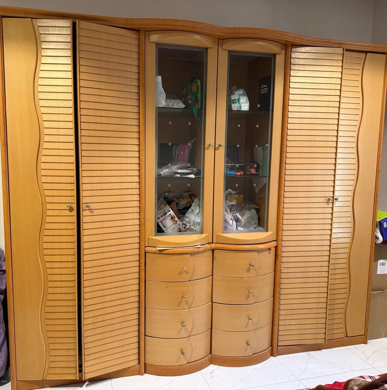 SAR 400, Wardrobe Cupboard For Sale, In Perfect Condition