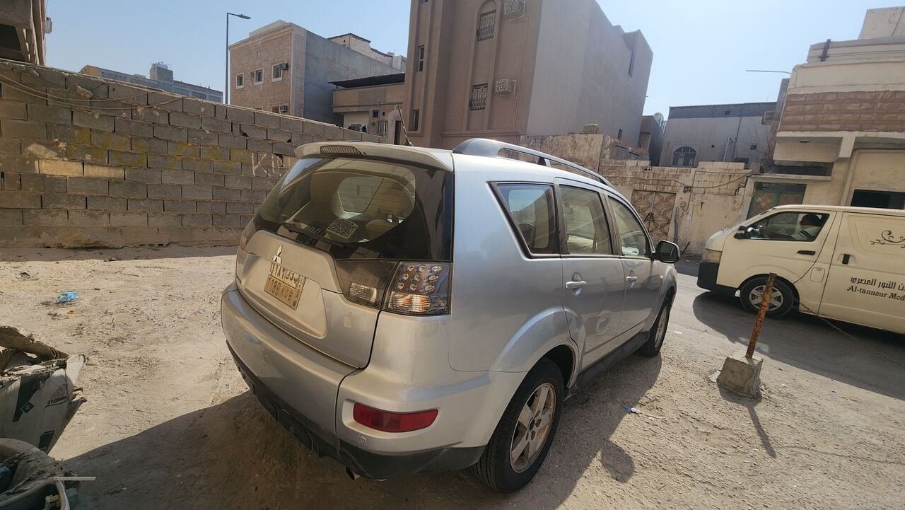 SAR 17000, 2011, 2011, Automatic, 278000 KM, I Wish To Sell My Car Mitsubishi Outlander Auto Matic With Cruise Control