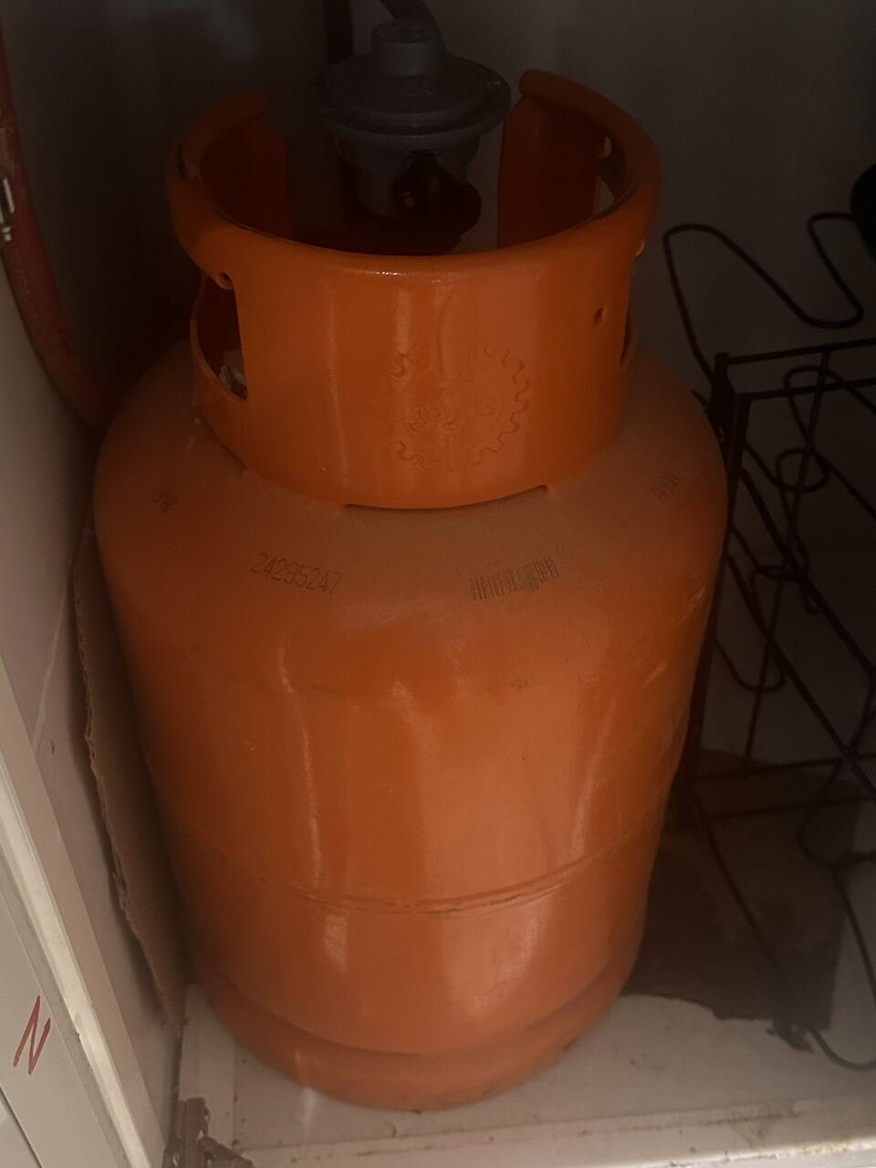 SAR 180, Gas Cylinder