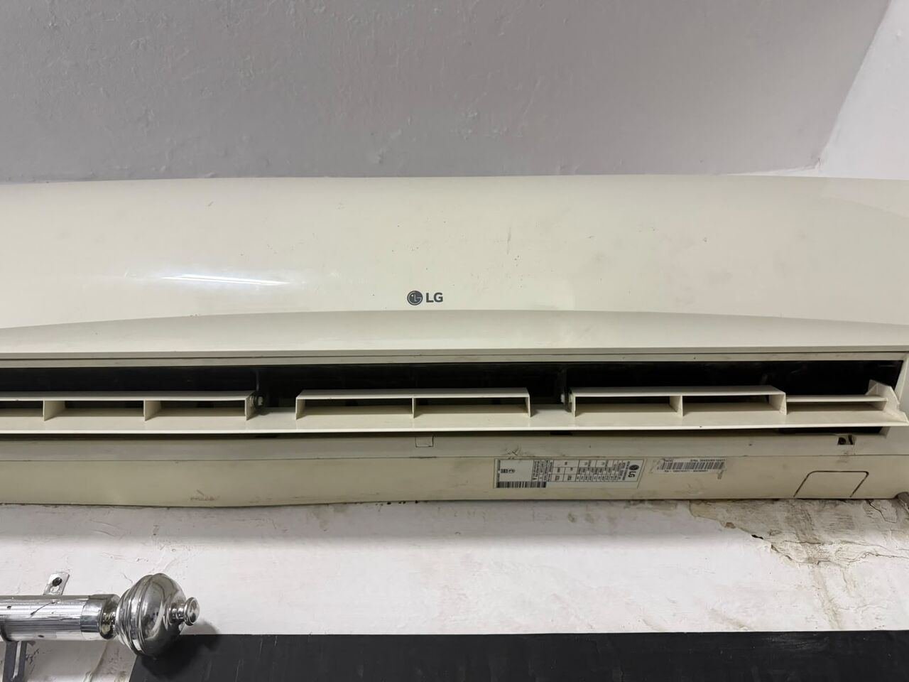 SAR 900, LG SPLIT AC 2 TON