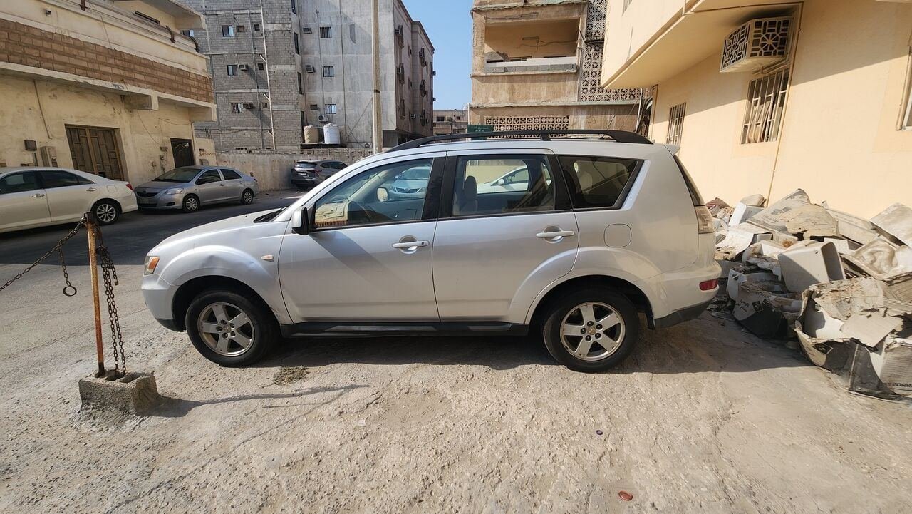 SAR 15500, Mitsubishi Outlander, 2011, Automatic, 278000 KM, With Cruise Control