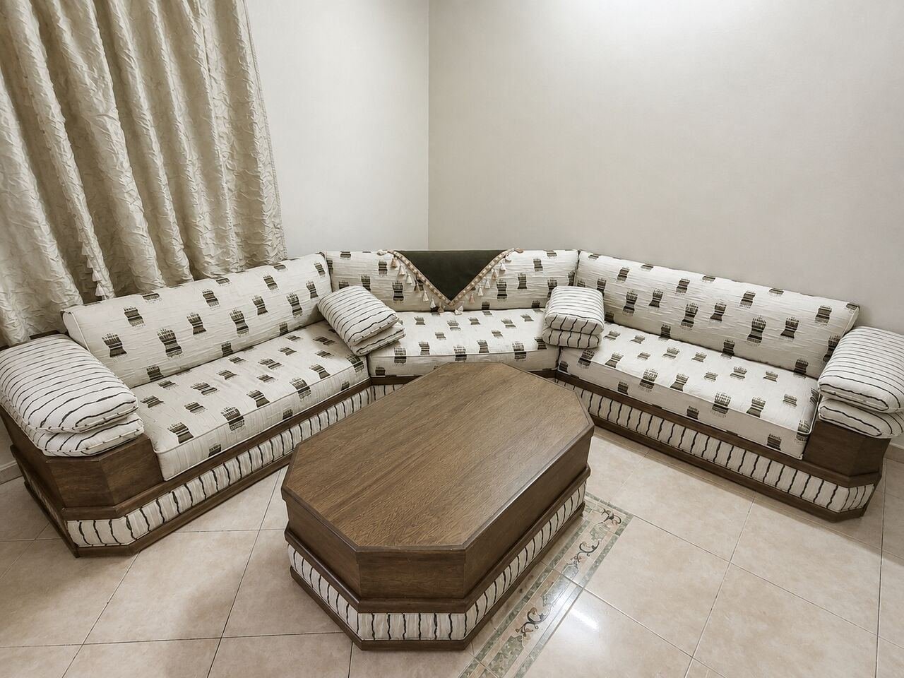 SAR 300, L-Shape Sofa Set With Matching Coffee Table – Good Condition