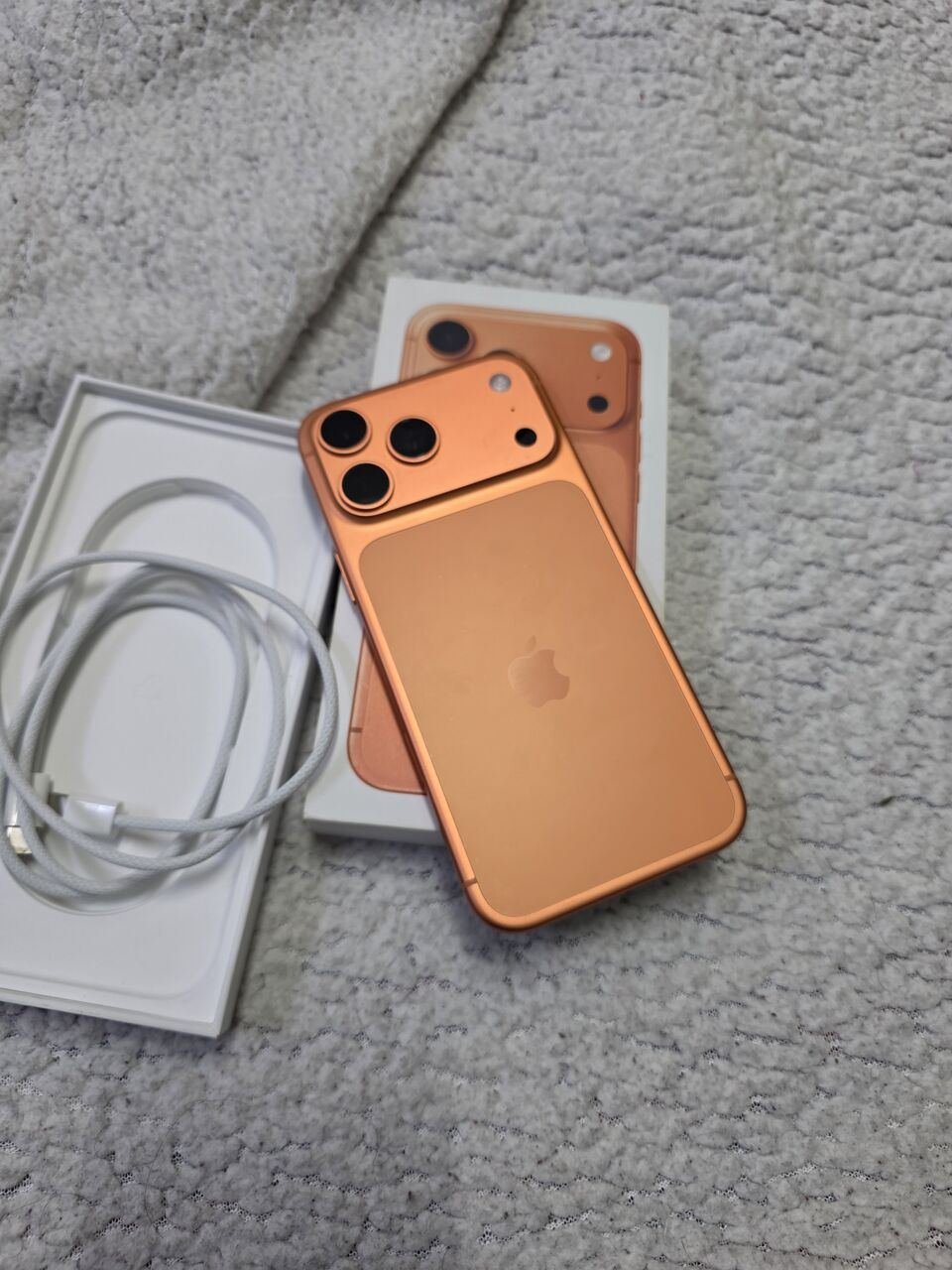 SAR 5100, IPhone 17 Pro Max 512gb 100 Battery Life Only Serious Buyer Contact Me