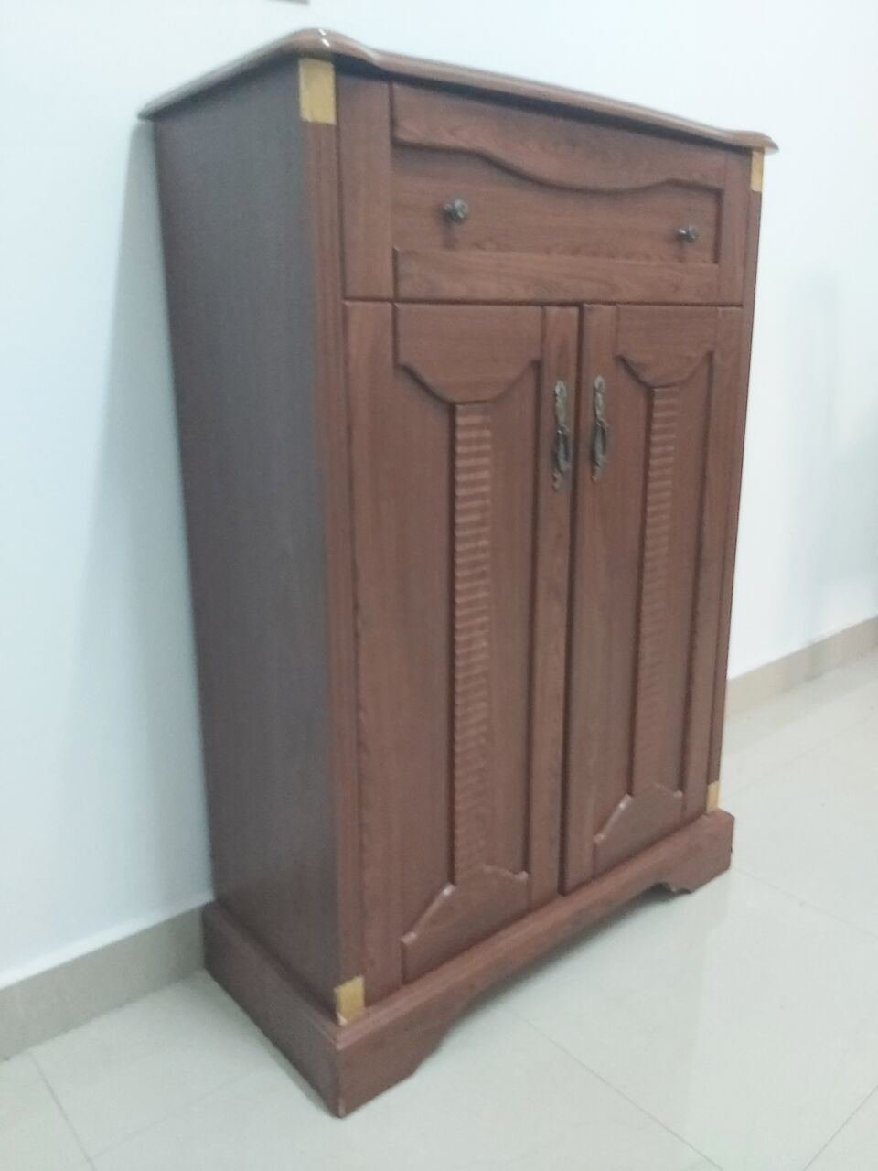 SAR 135, Shoe Cabinet 75cm W X 110cm H One Drawer And 4 Shelves