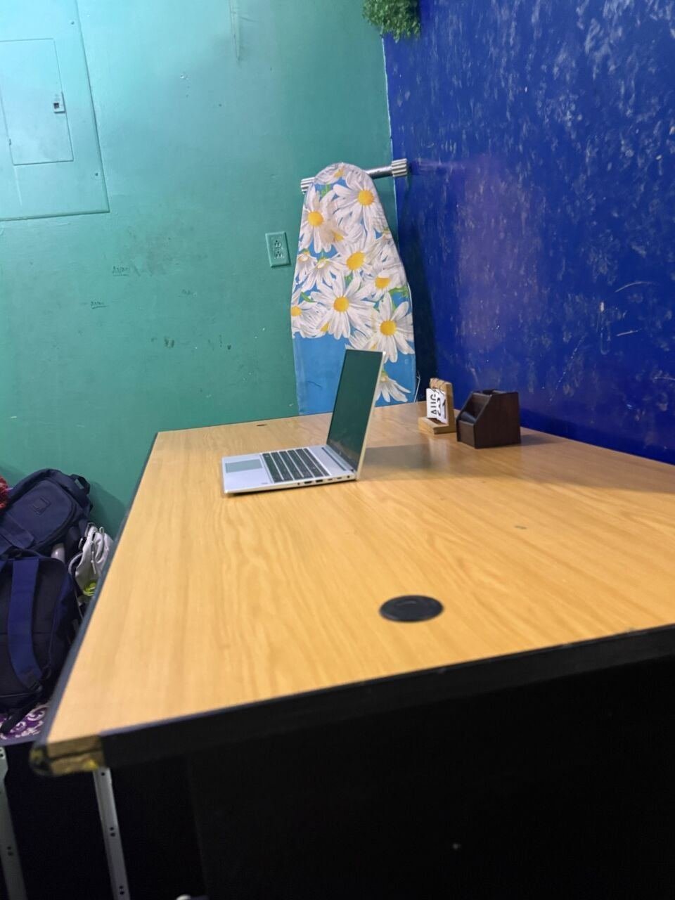 SAR 250, Study Or Work Table 250
