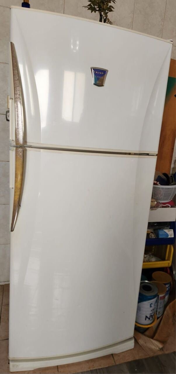 SAR 1000, Refrigerator In Very Good Condition For Sale