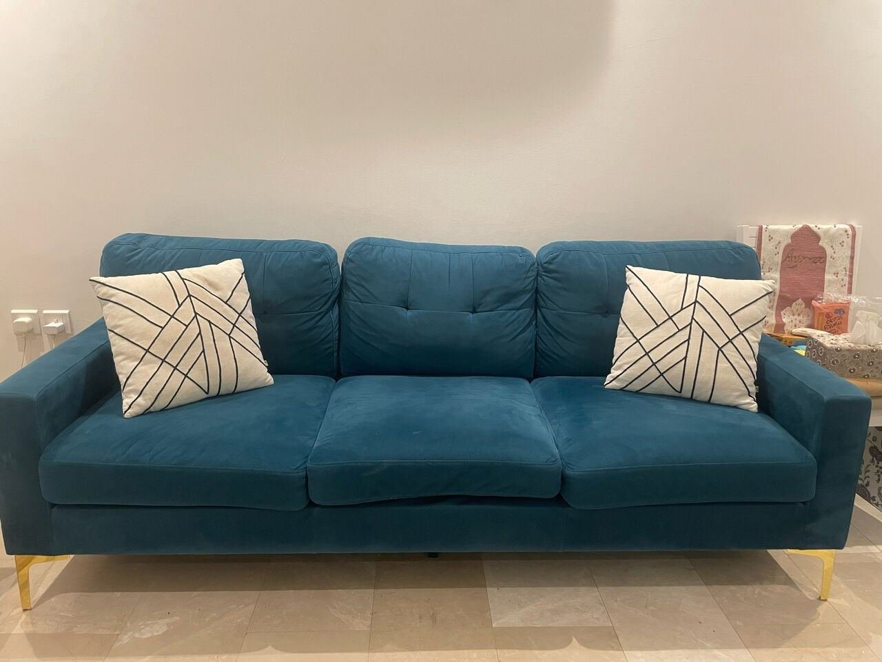 SAR 1000, Double & Super King Beds + Furniture – Excellent Condition, 55–60% Off