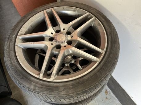 SAR 800, Mercedez Benz E200 Tire And Rim