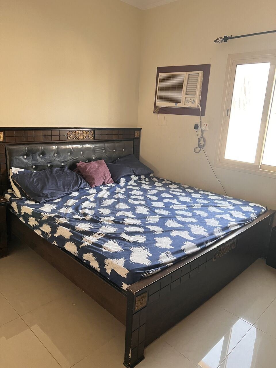 SAR 500, Super King Size Bed With Mattresses