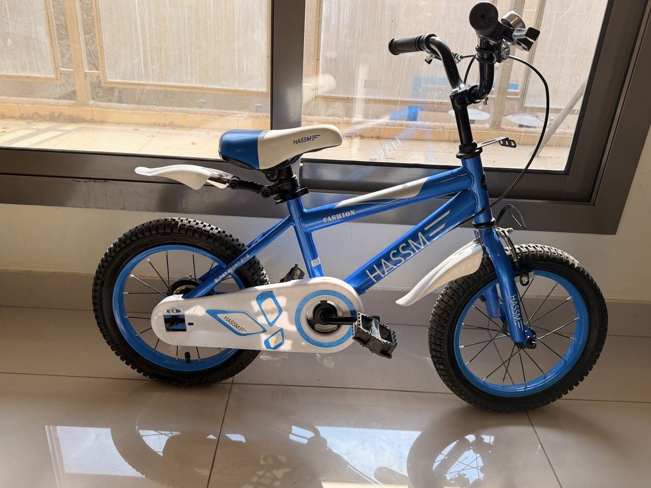 SAR 225, HASSM Kids Bicycle (Blue/White) – Like New!