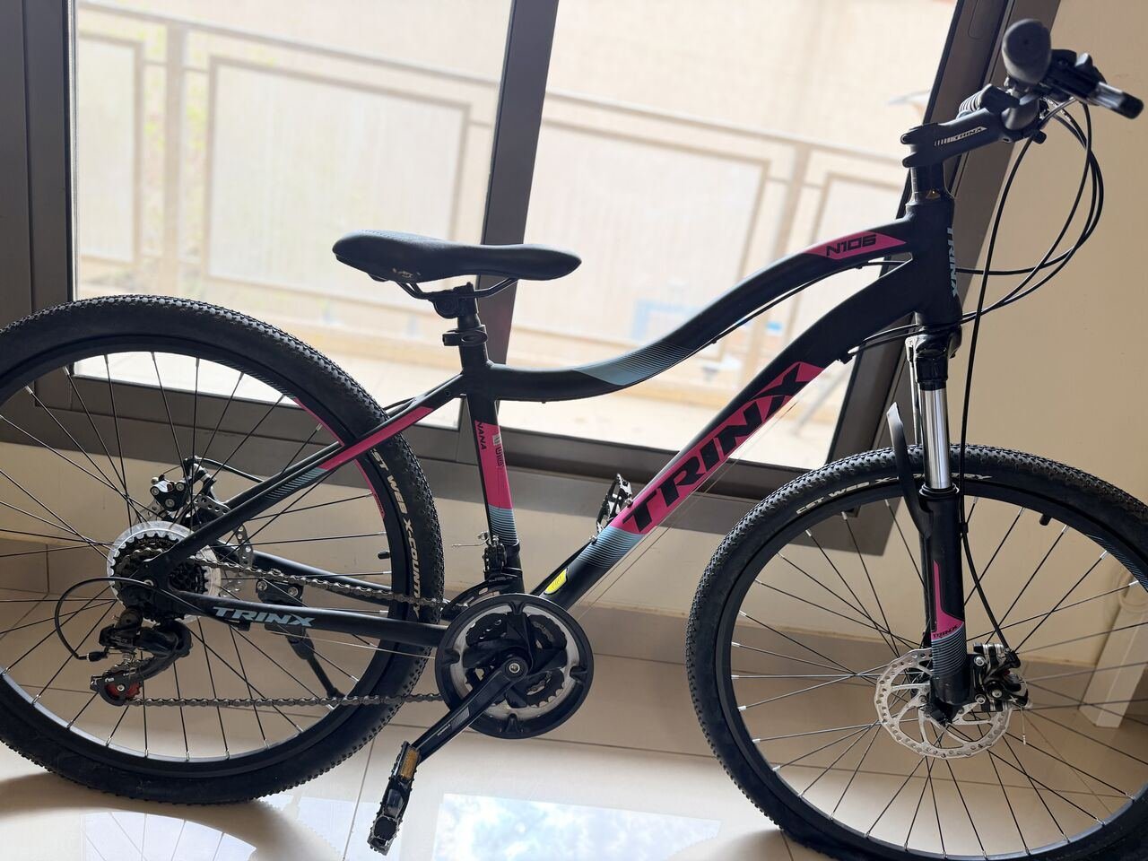 SAR 800, White Totem U2 Mountain Bike