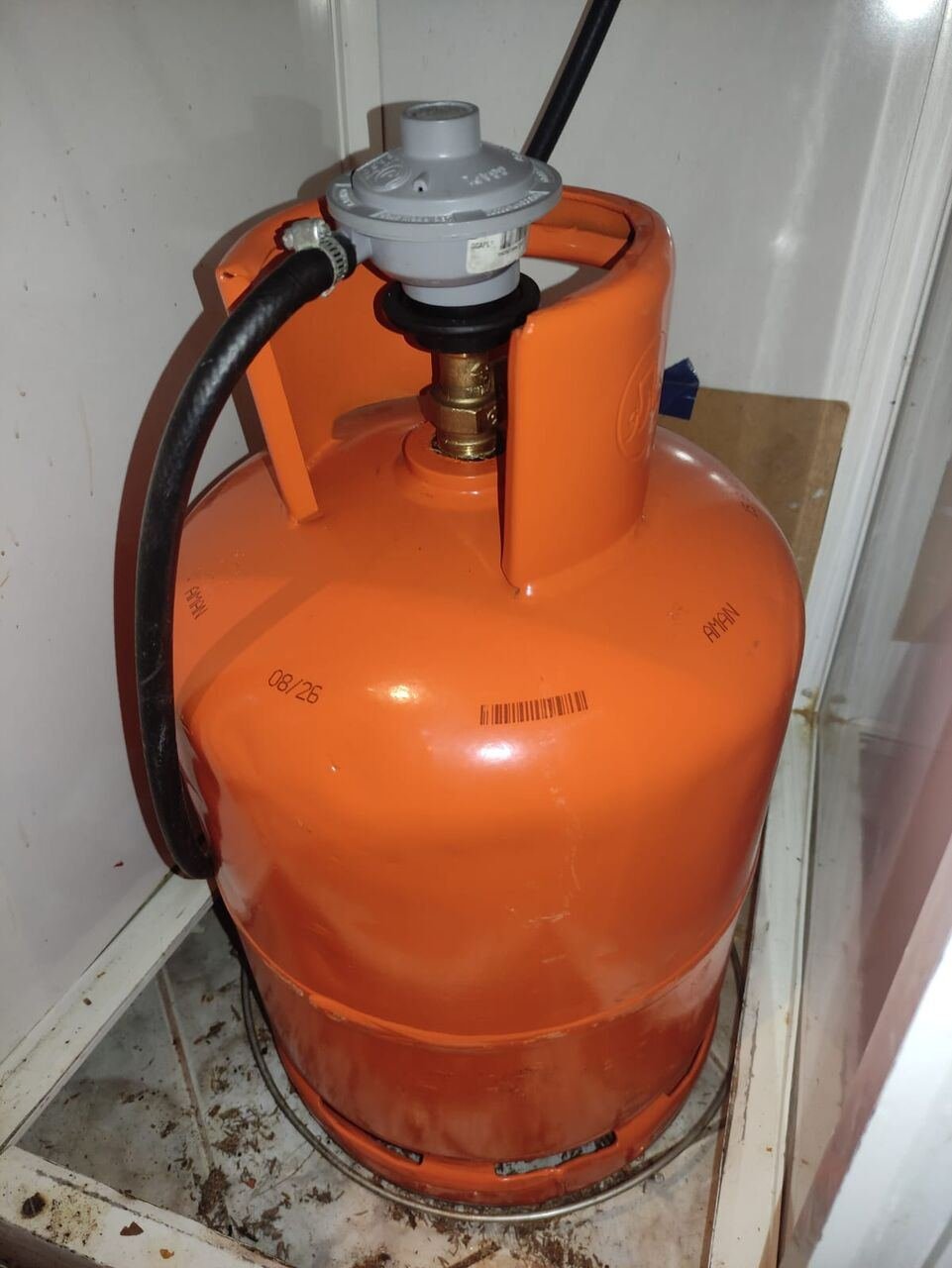 SAR 220, Gas Cylinder