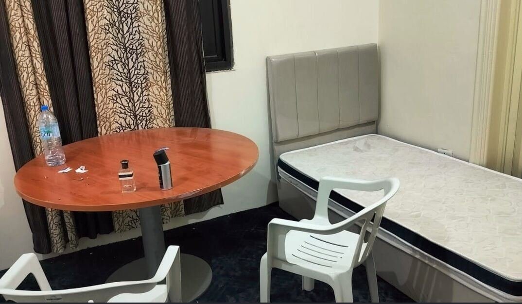 SAR 1000/month, Furnished, 1000 Month Sep 1 Furnished Executive Bachelor One Bedroom In Azizia
