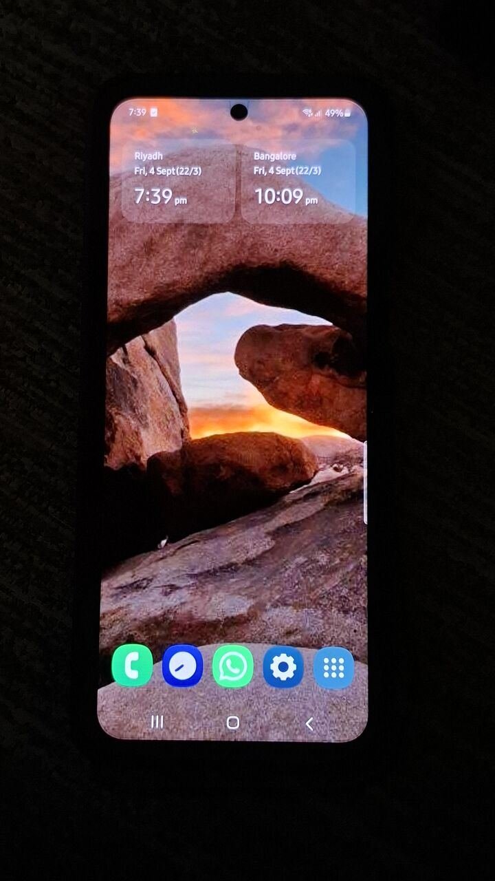 SAR 1500, Samsung Galaxy Z Flip3 256 GB 8 GB RAM Cream 5G Qualcomm Snapdragon 888 (5G)