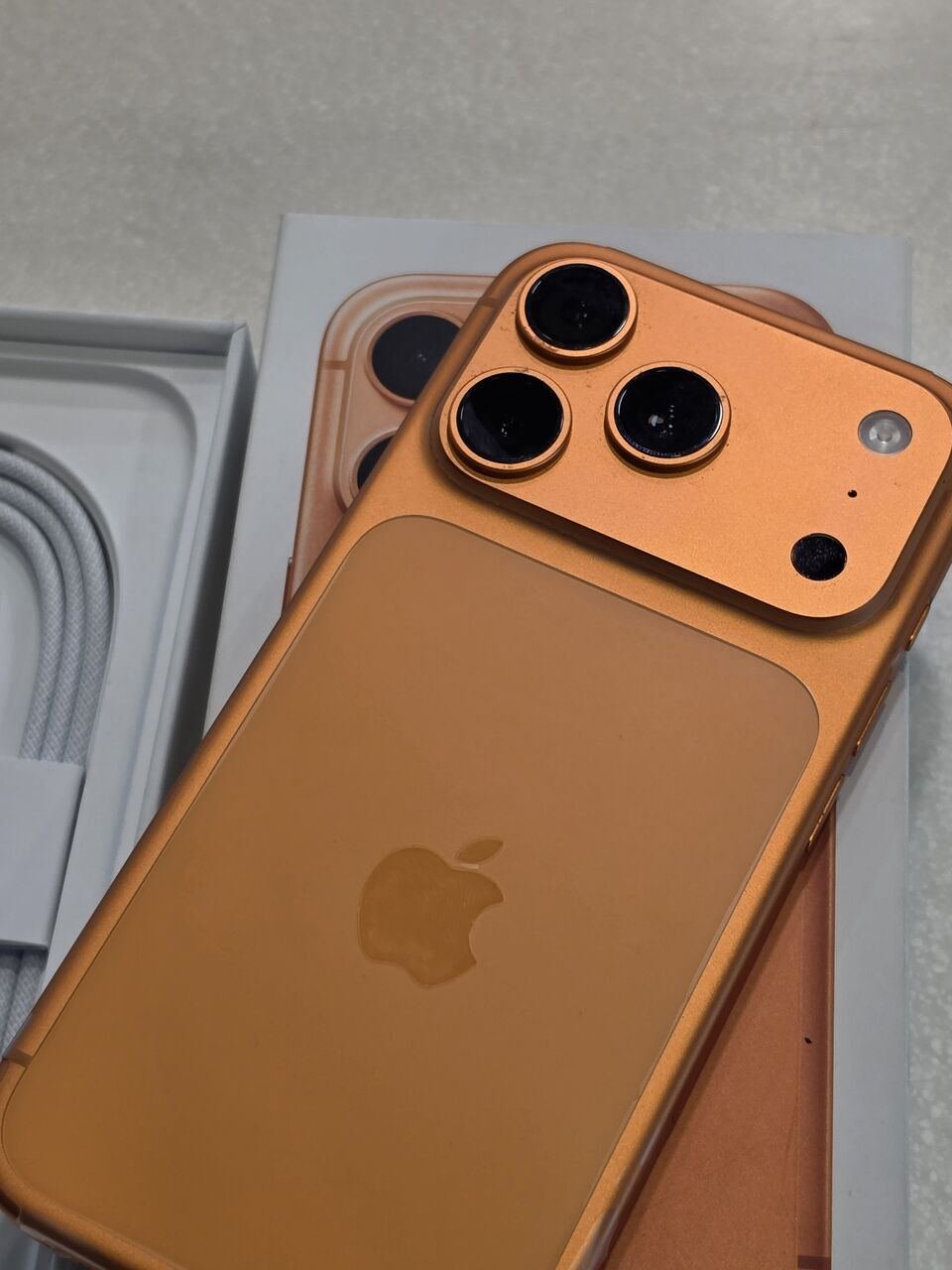 SAR 3900, IPhone 17 Pro