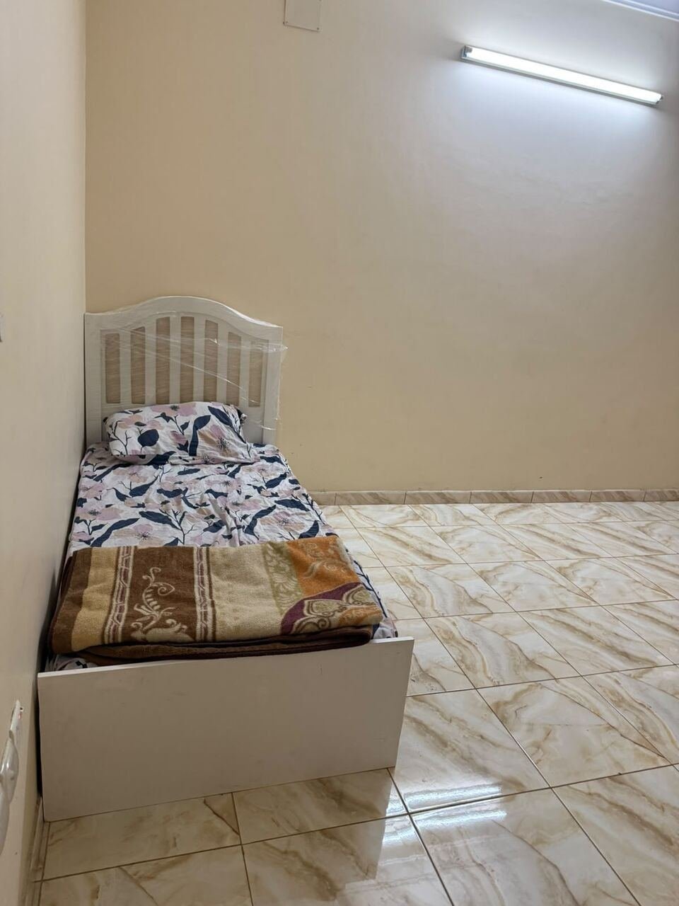 SAR 730/month, Furnished Room Available For Rent – Executive Bachelor