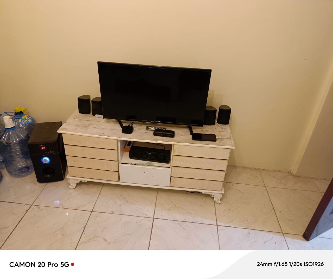 SAR 599, Tv + 5.1 Speaker + Android Tv Box