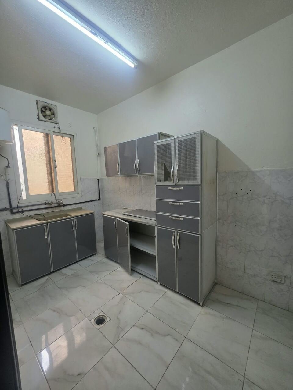 SAR 15500/year, 3 BR, Consists Of:- 3 Bedrooms, Room 2 Bathrooms, And A Kitchen, Second Floor, Internal Apart
