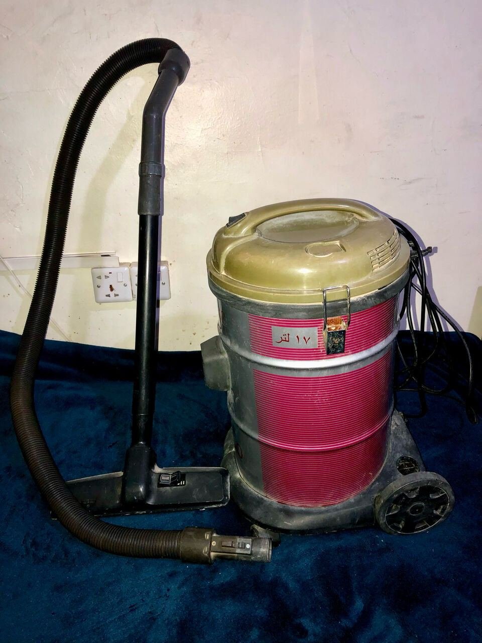 SAR 100, 3 Wired & Wireless Vacuum Cleaners