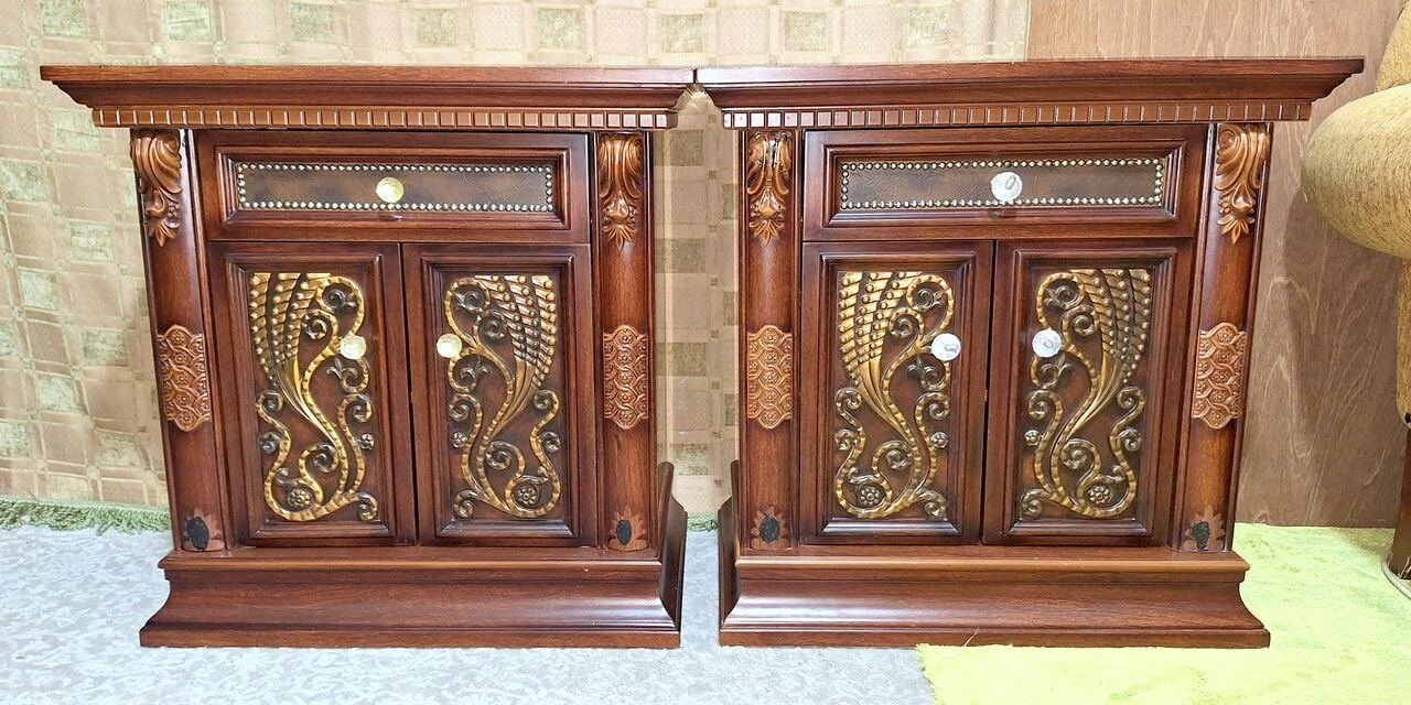 SAR 170, Classic Wooden Tables (camudinos).