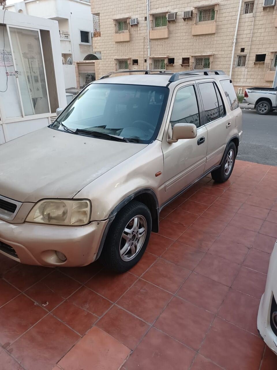 SAR 10000, Honda CR-V, 2000, Automatic, 400000 KM, Honda CRV Price Negotiable 4 Cylinders