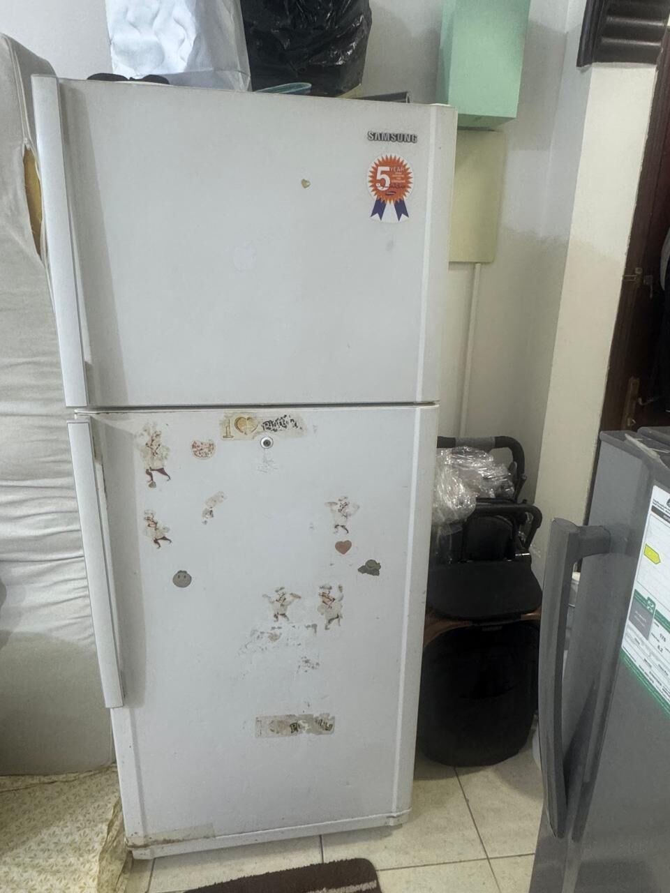 SAR 375, SAMSUNG Large Fridge - Down No Cooling Freezer Excellent -375