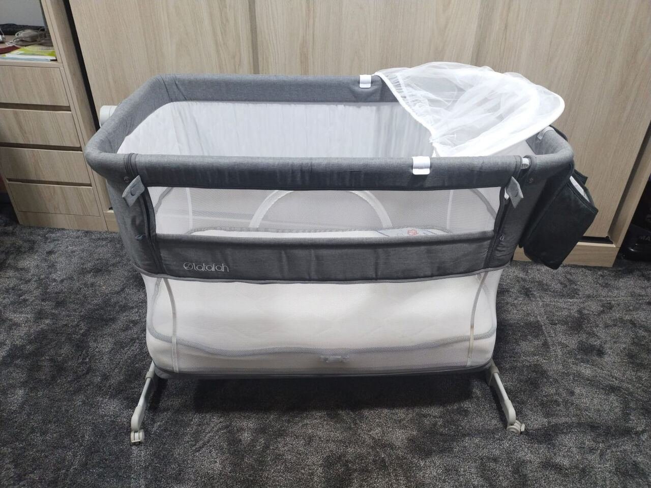 SAR 450, Large Portable Baby Crib (latafah Saudi Brand) 450 SAR