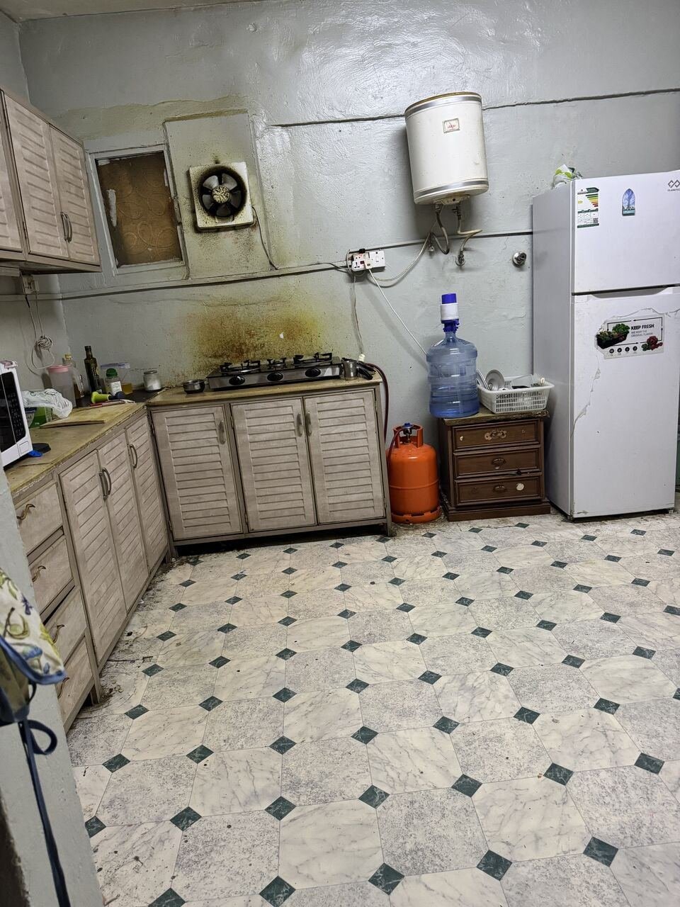 SAR 38000/year, 2 BR, Flat Available In – Zamindar Compound (Suitable For Indian Families)