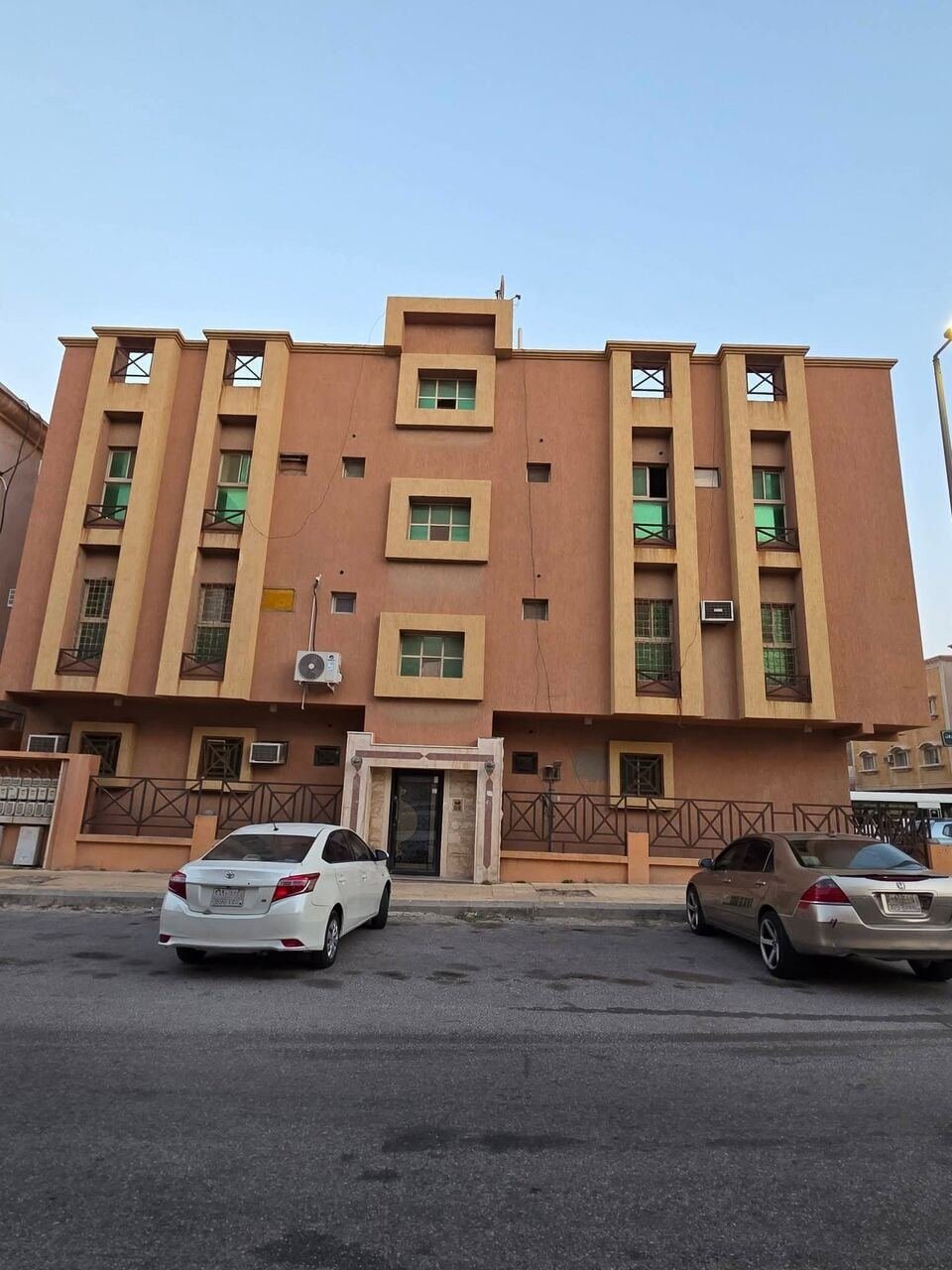 3 BR, FAMILY APARTMENT FOR RENT 🏠 🛏️ Layout: 3 Bedrooms + Living Room 🚿 2 Bathrooms 🍳 Kitche