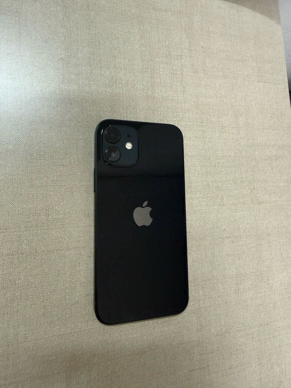 SAR 1100, Iphone 12 Black 128GB Good Condition