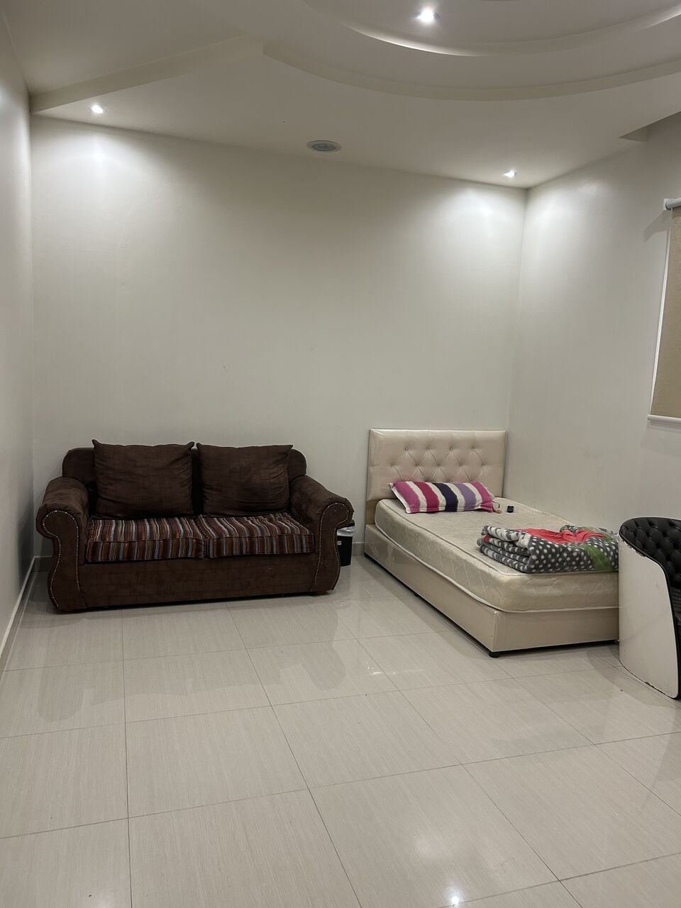 SAR 1000/month, Room For Rent