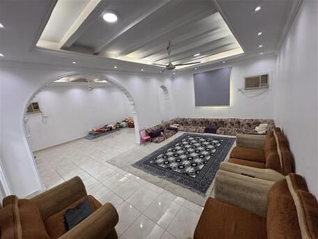 SAR 1000/month, Furnished, Spacious Extra Big Hall For Rent In Makkah 4-5 Km (Near Haram) BATHA QURAISH
