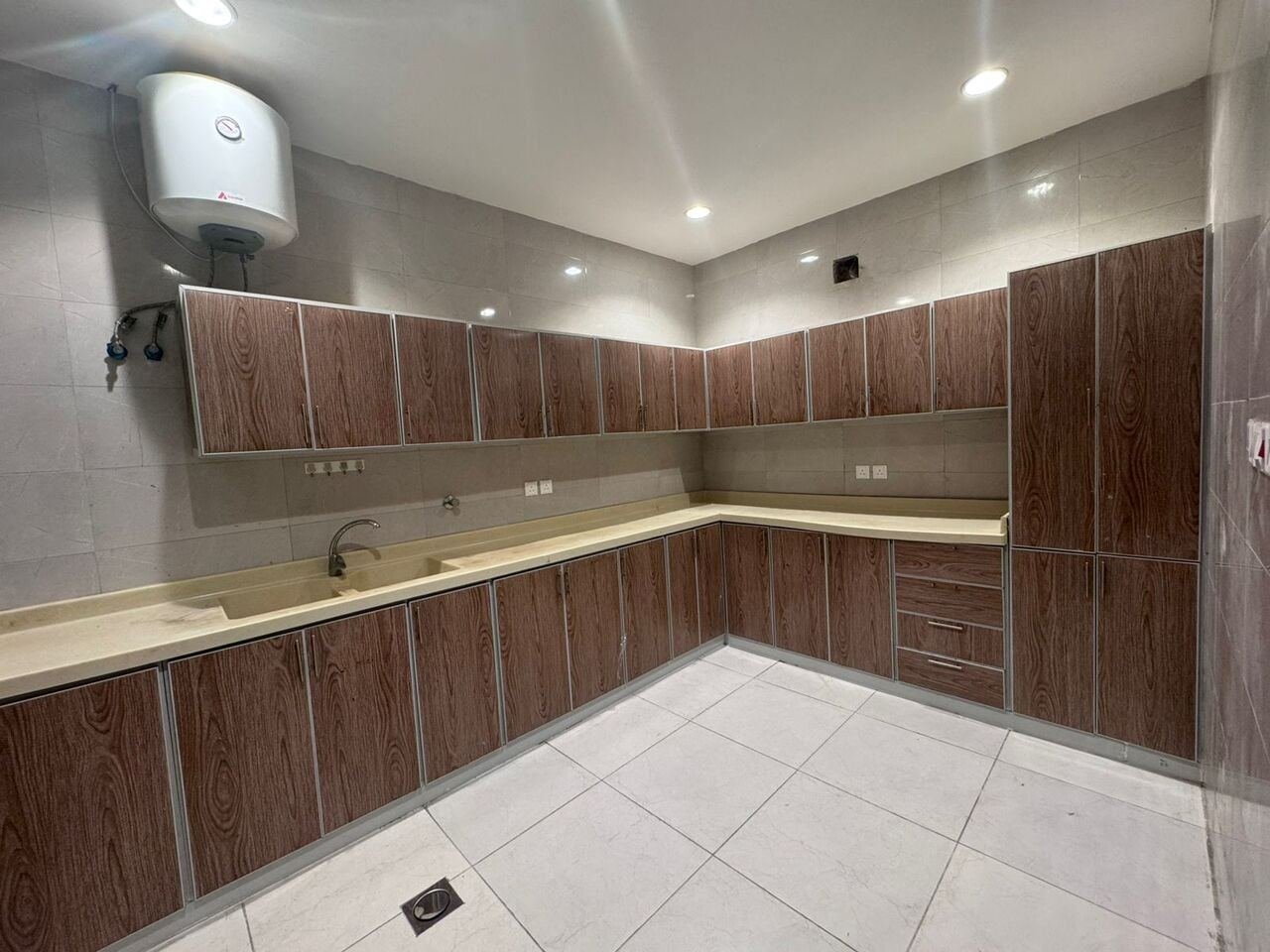 SAR 2600/month, 2 BR, 45 Sq. Meter, 2BHK