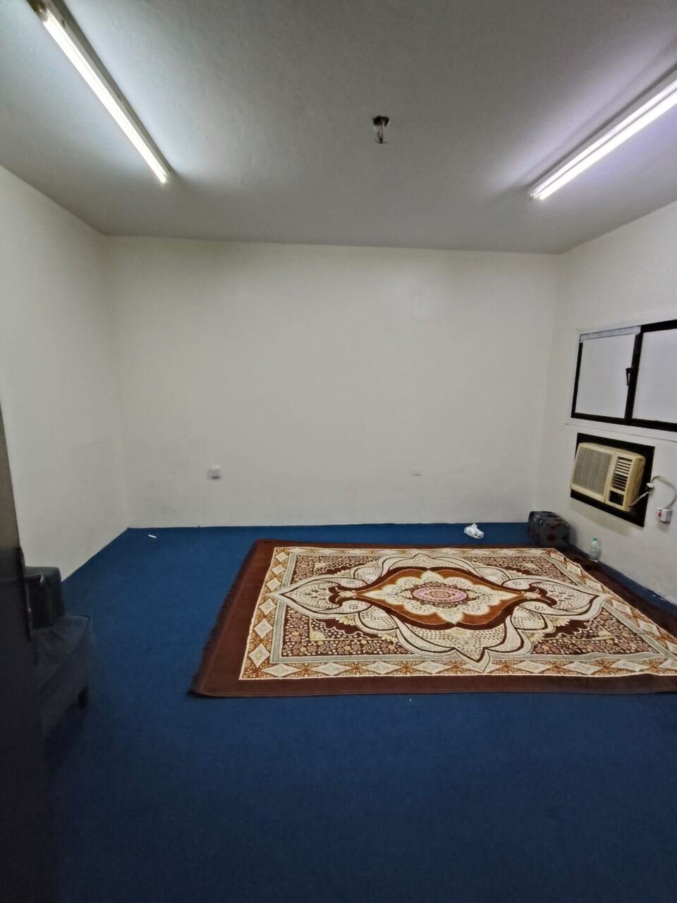 SAR 700/month, Room Available Inside A Flat. 💰 Rent: 700 SAR/month ⚡ Electricity: Not Included ❄️ AC: A