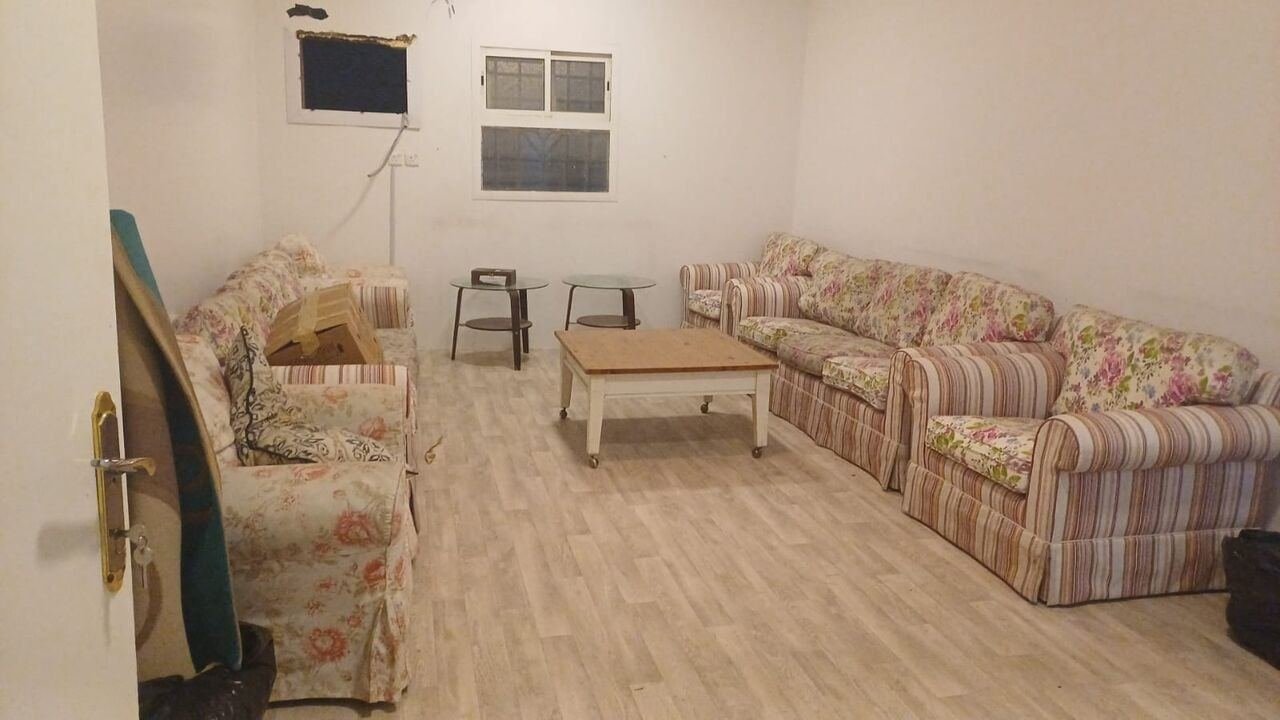 SAR 1500/month, A Large Room With Washroom For Single Female ONLY (any Nationality)