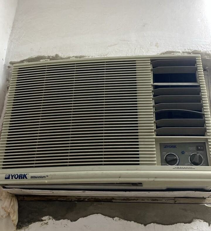 SAR 550, Window AC - York