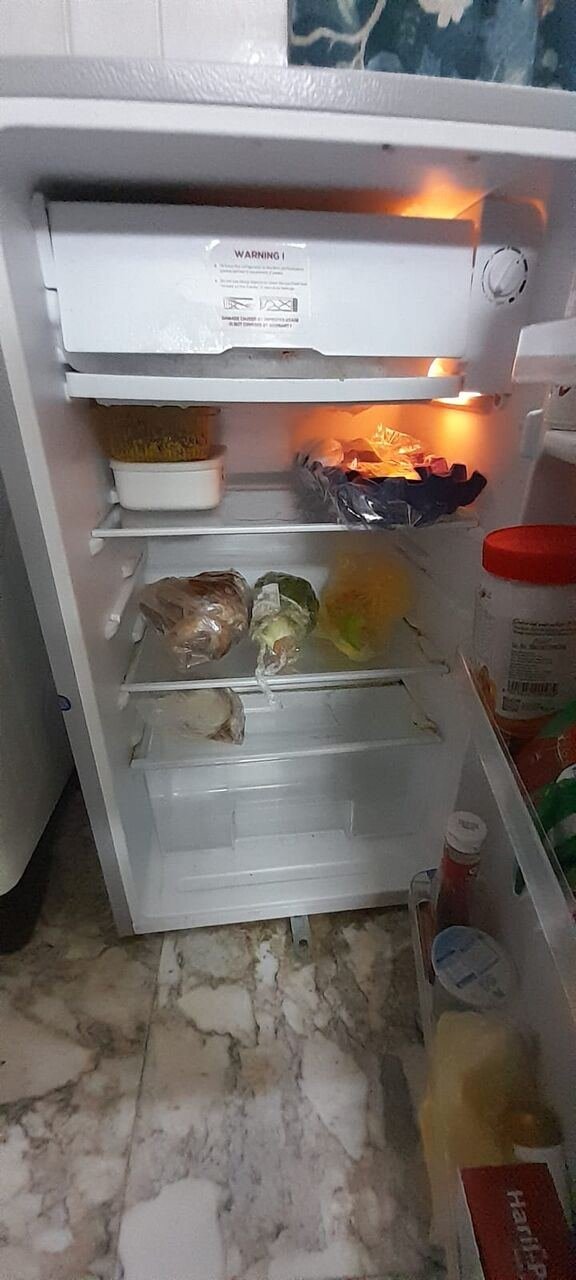 SAR 300, Geepas Refrigerator – Like New – 5 Years Warranty – Purchased From BinDawood Geepas