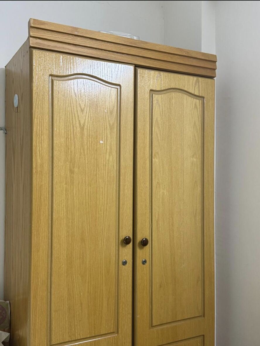SAR 100, Dressing Cupboard