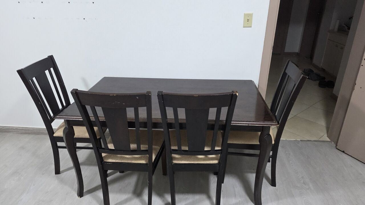 SAR 400, Dining Table Set (1 Table + 4 Chairs) – Yanbu – SAR 400