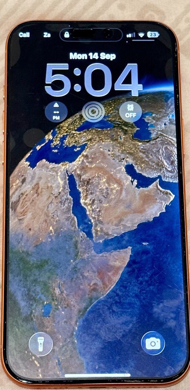 SAR 4000, IPhone 17pro Max 256 GB Cosmic Orange
